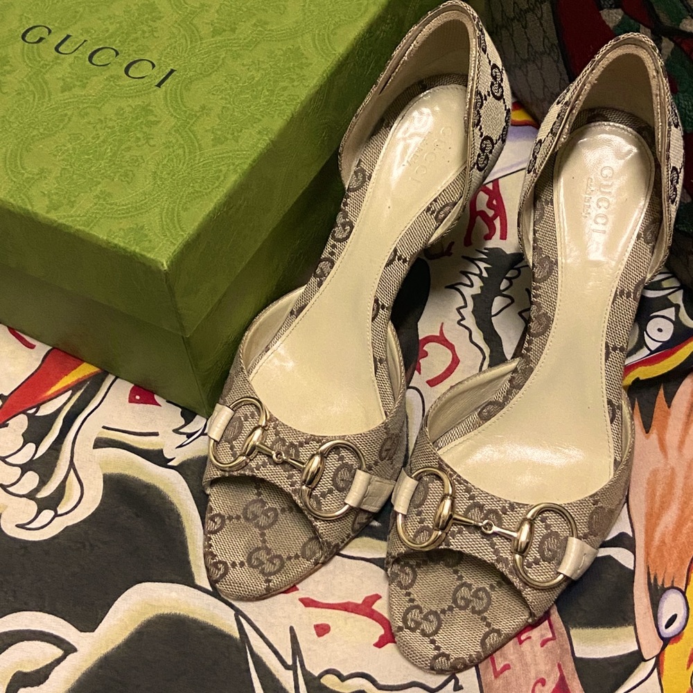Gucci pumps
